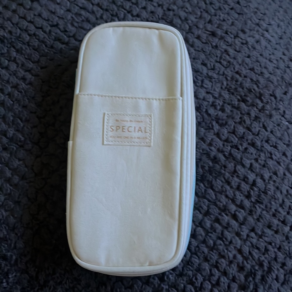 PENCIL CASE - Picture 3 of 5